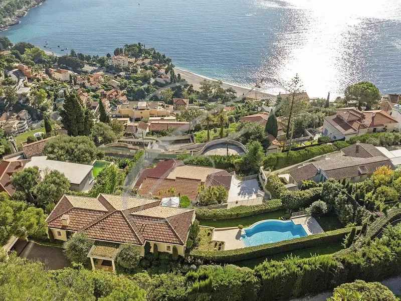 Roquebrune-Cap-Martin — Luxurious Villa