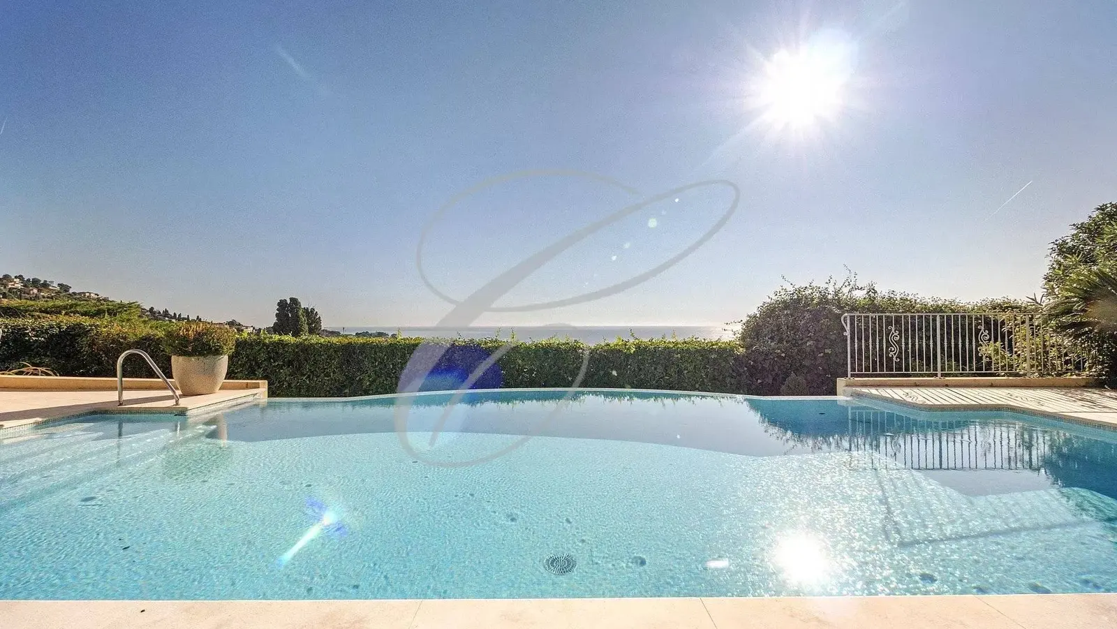 Roquebrune-Cap-Martin — Luxurious Villa — photo 3