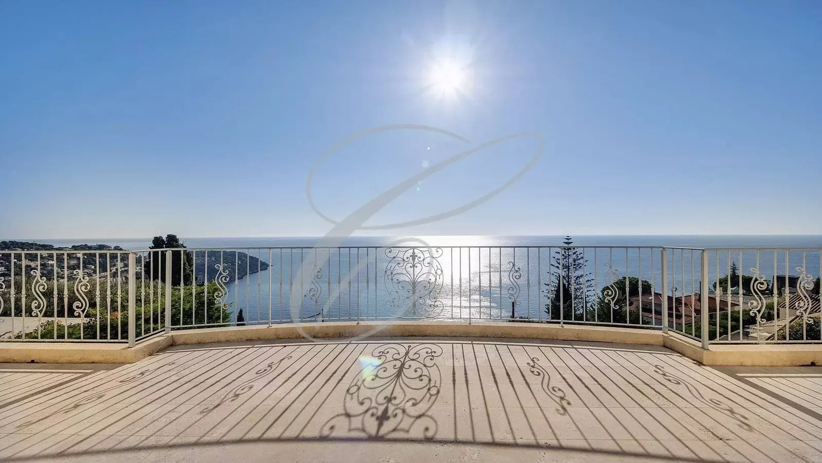 Roquebrune-Cap-Martin — Luxurious Villa — photo 8