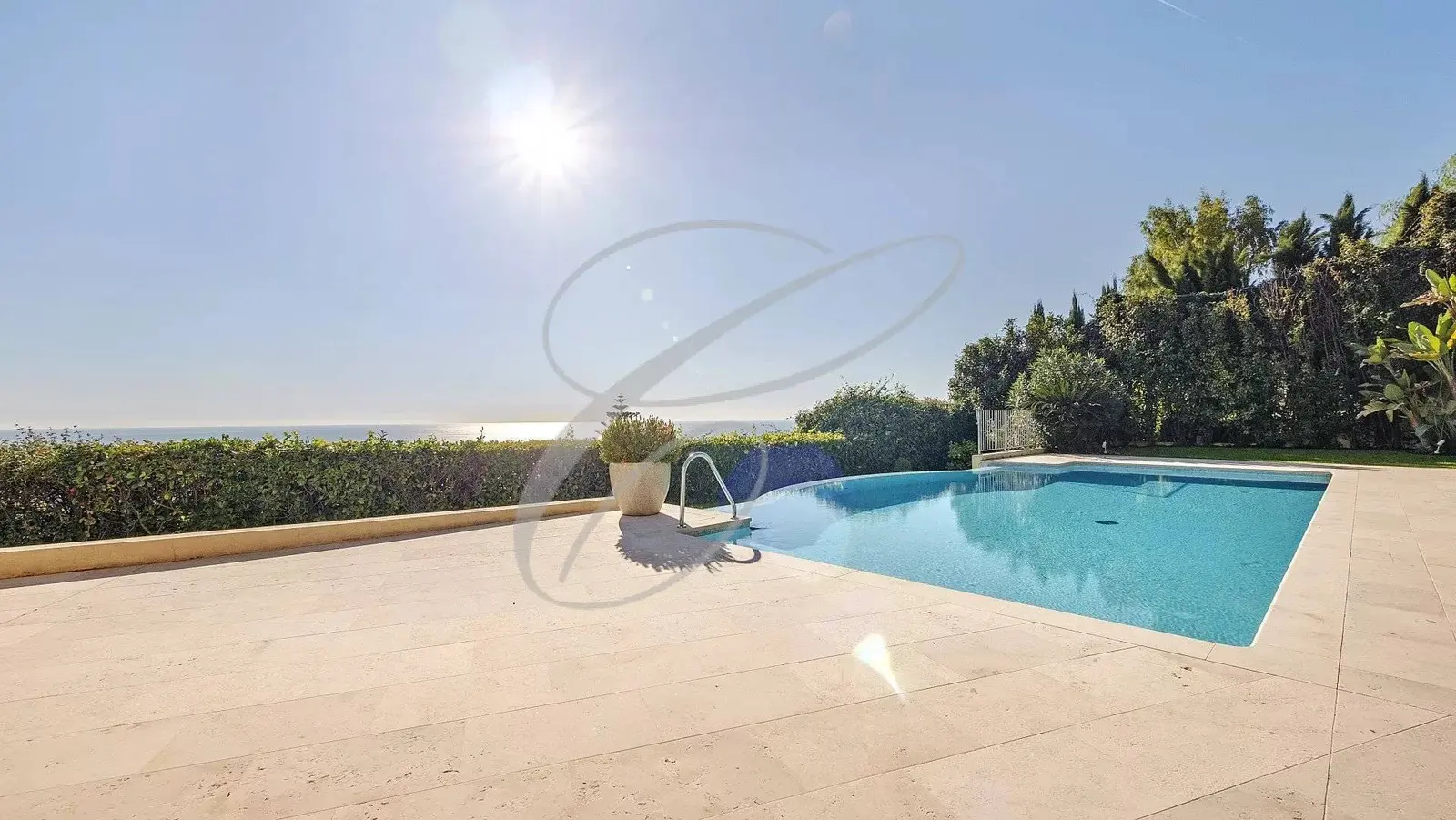 Roquebrune-Cap-Martin — Luxurious Villa — photo 9