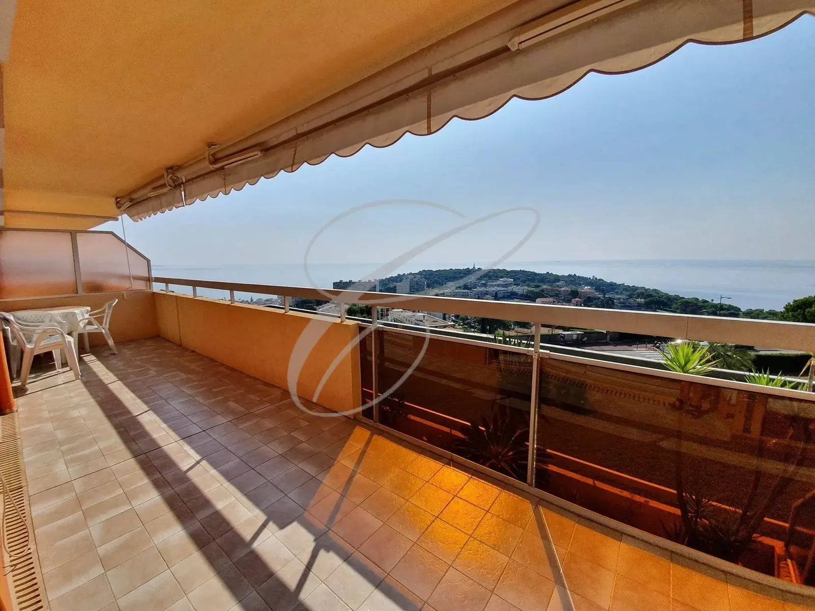 Property Rental : Apartment in Roquebrune-Cap-Martin — Cap Martin Properties. — photo 11