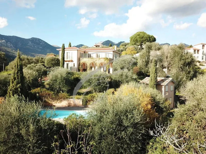 Limitrophe Roquebrune — Property with Project