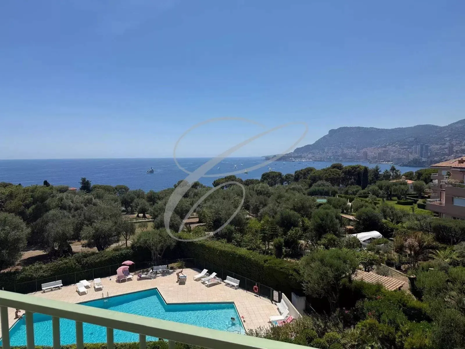 Cap Martin — Rare 4-Room Apartment — photo 8