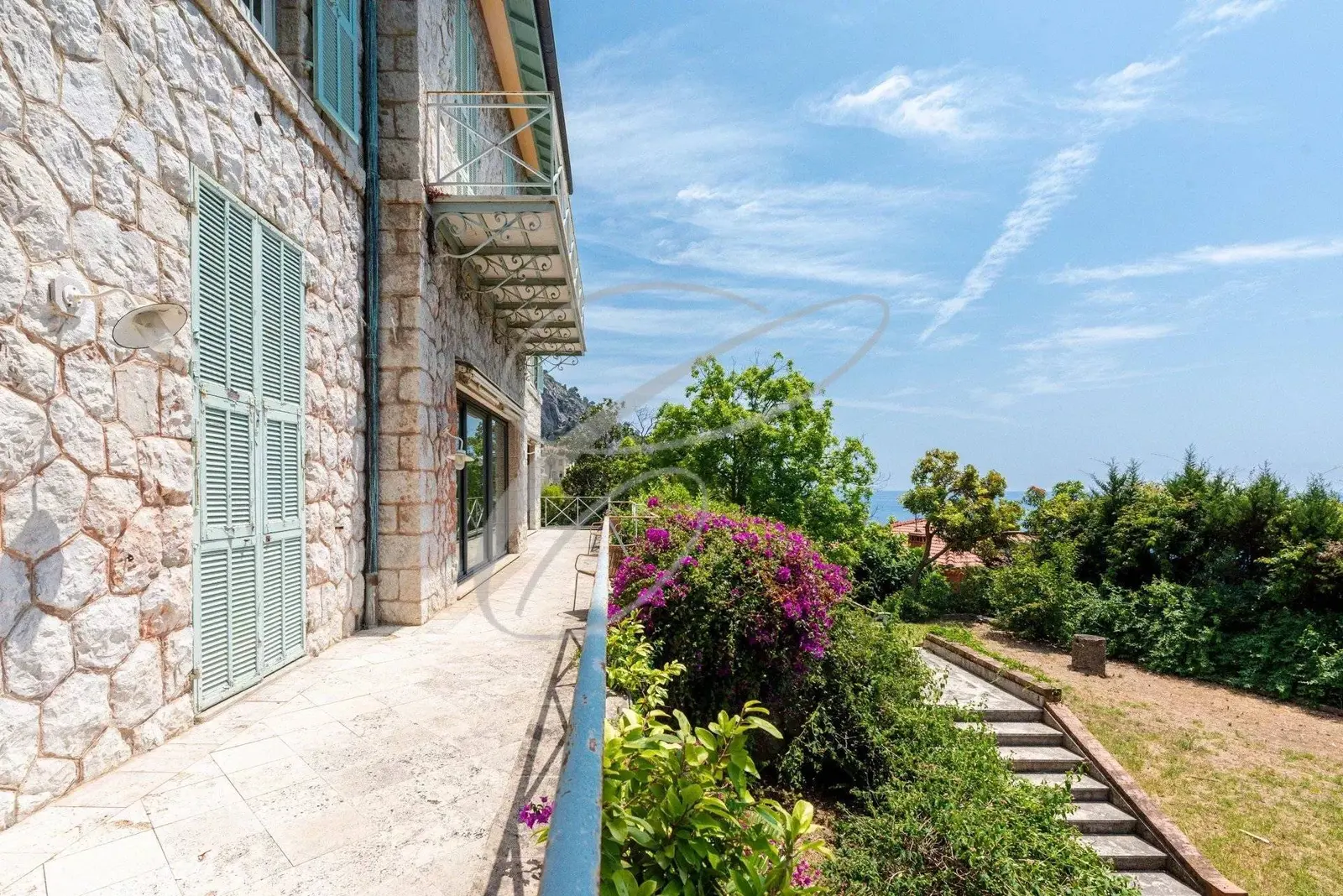 Menton Garavan — Property — photo 6