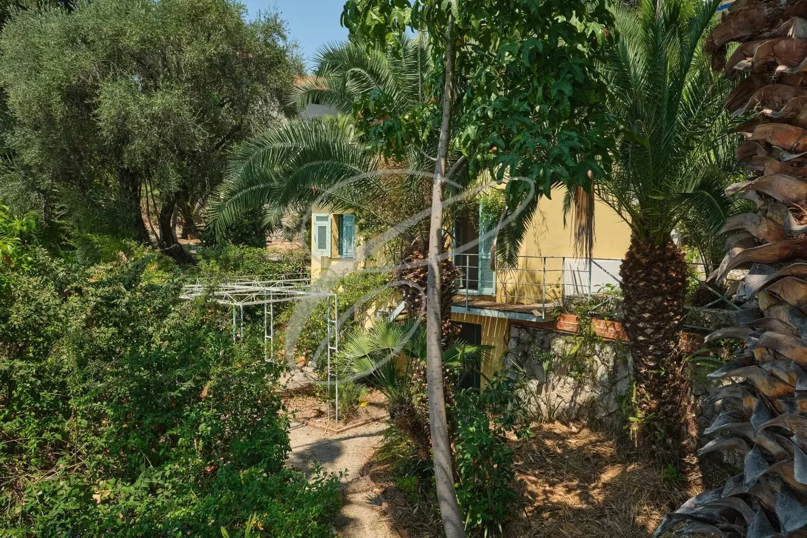 Menton Garavan — Property — photo 11