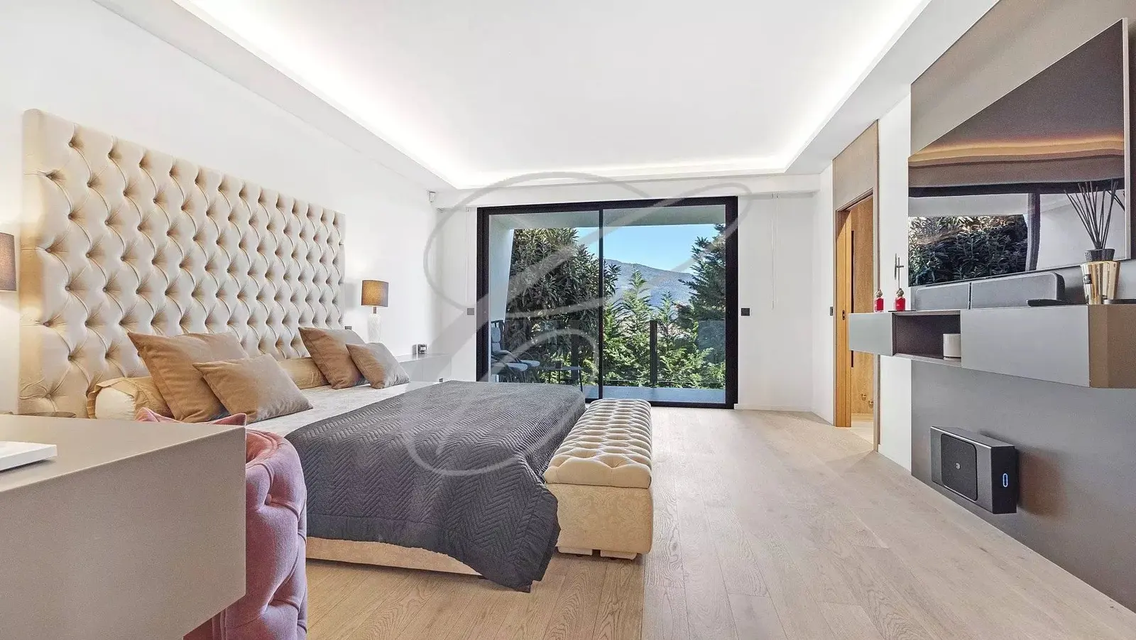 Cap Martin — Luxurious New Villa — photo 11