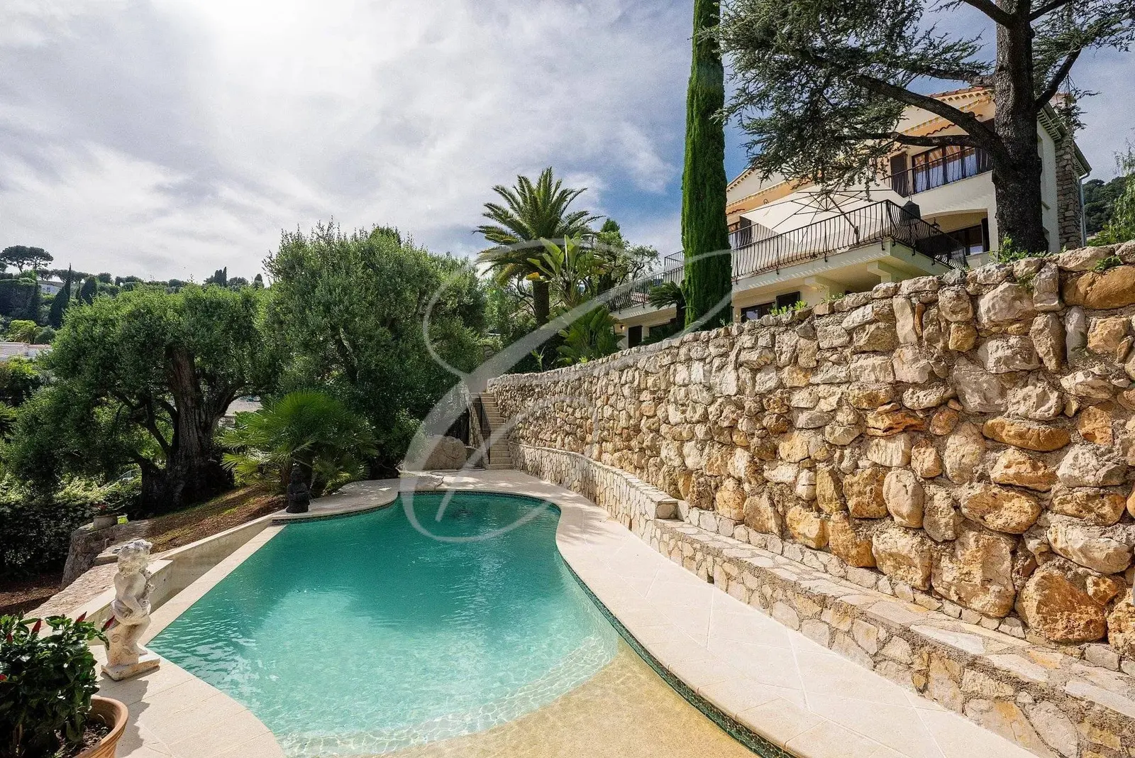 Roquebrune-Cap-Martin — New Villa — photo 1