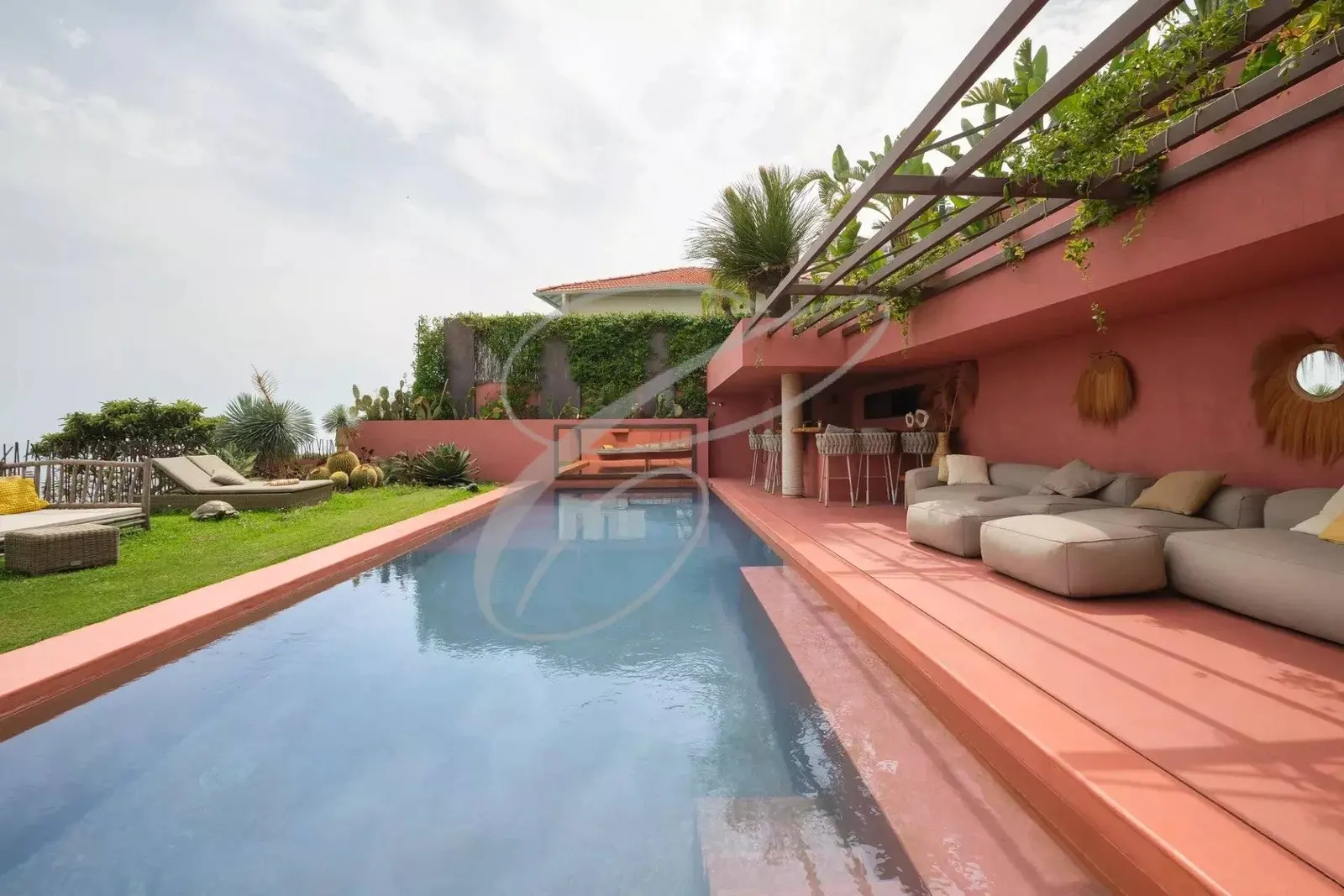 Roquebrune-Cap-Martin — Contemporary Villa — photo 2