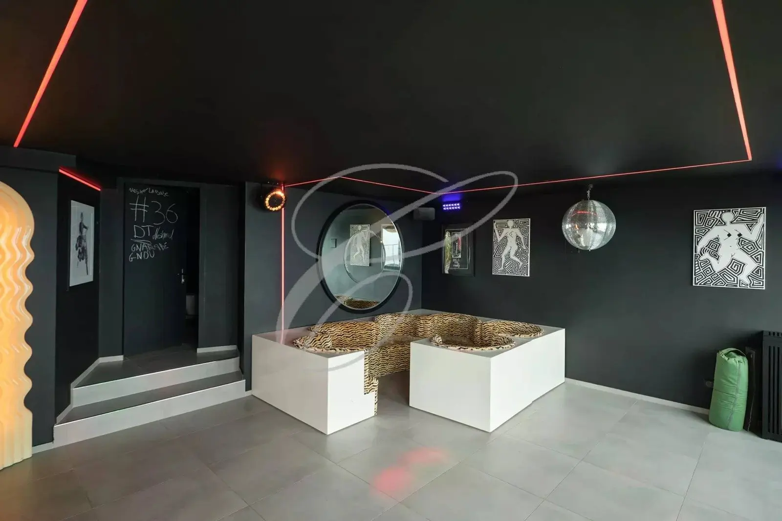Roquebrune-Cap-Martin — Contemporary Villa — photo 16