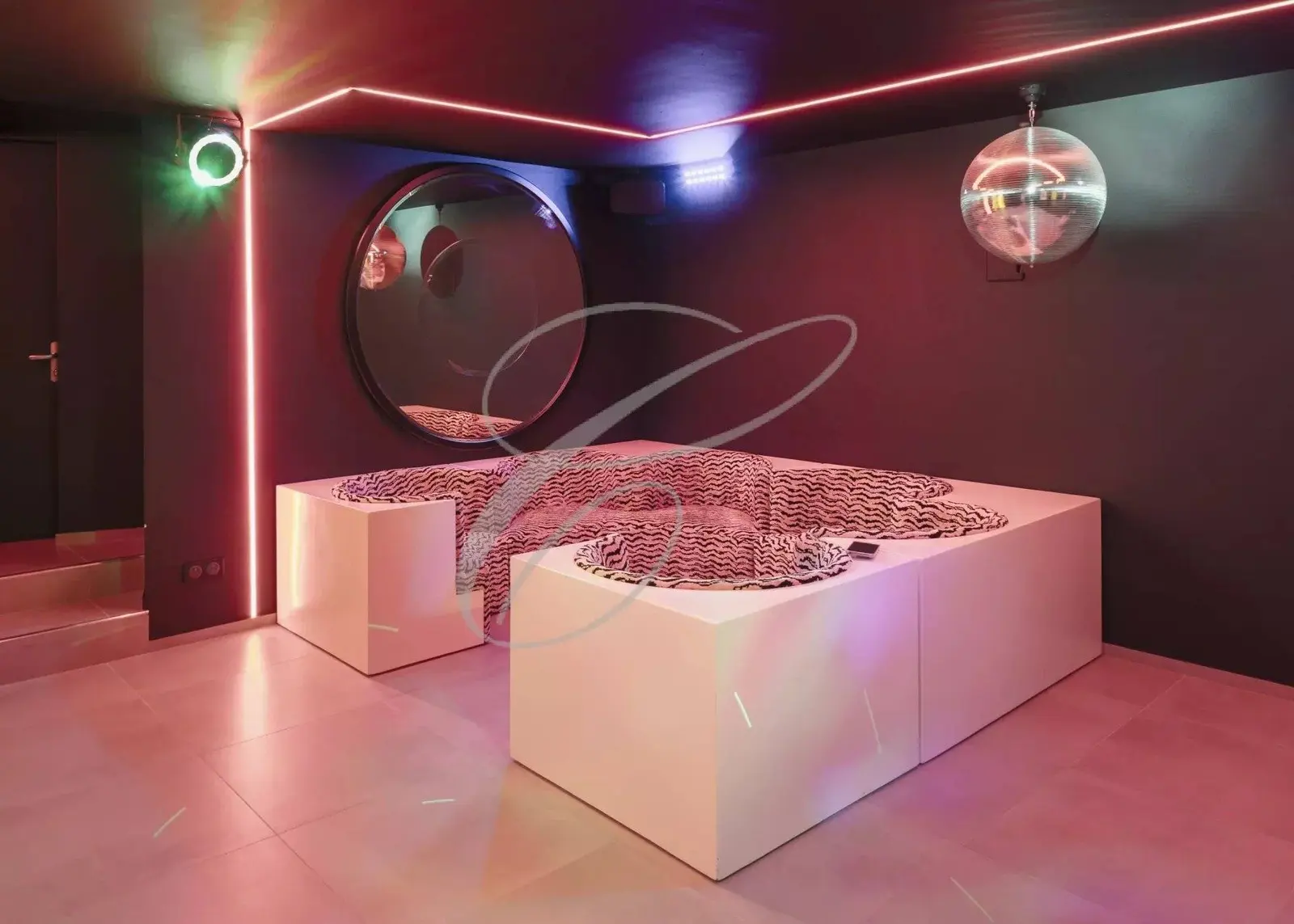 Roquebrune-Cap-Martin — Contemporary Villa — photo 17