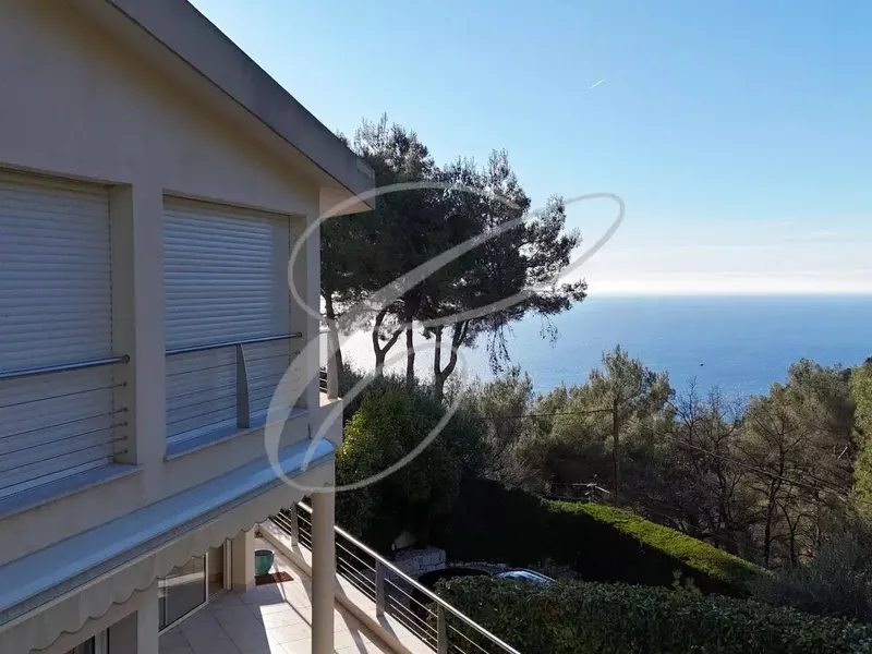 Modern villa with sea view — Absolute tranquility 10 minutes from Monaco