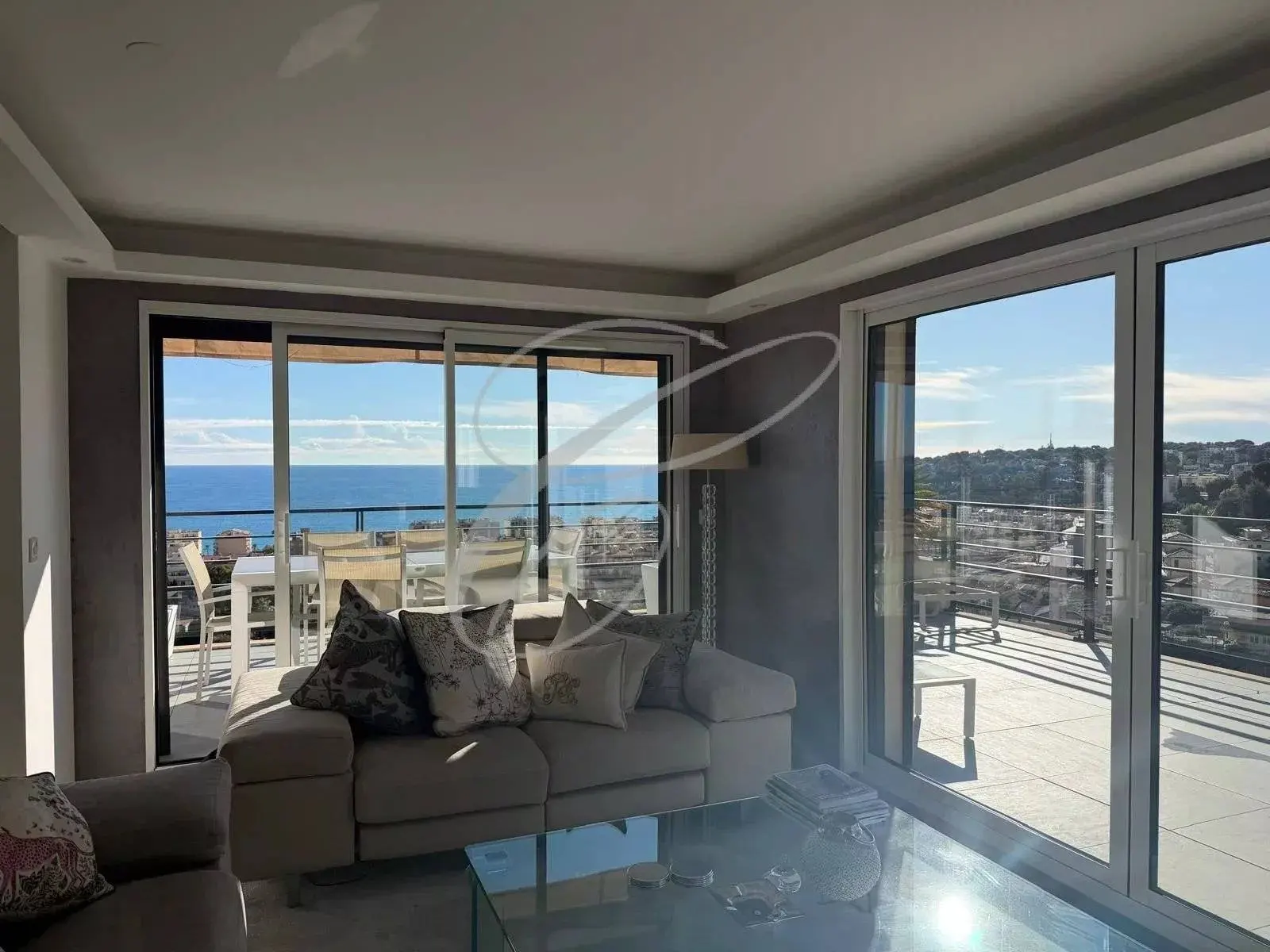 Roquebrune-Cap-Martin — 3-Piece Penthouse — photo 4