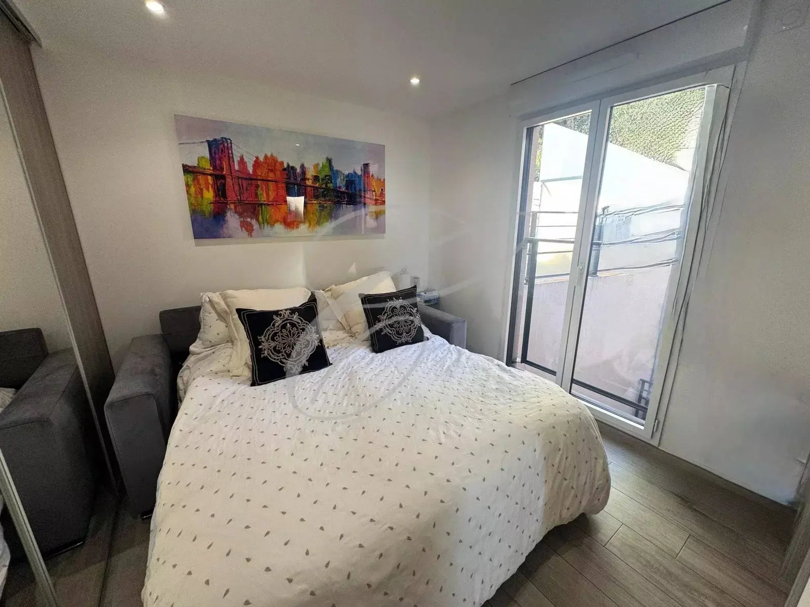 Roquebrune-Cap-Martin — 3-Piece Penthouse — photo 8