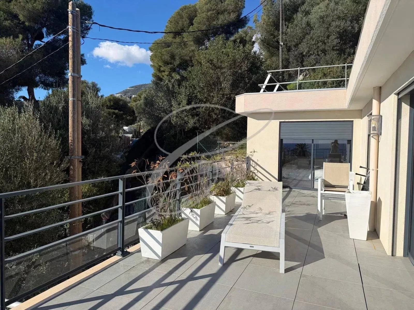 Roquebrune-Cap-Martin — 3-Piece Penthouse — photo 11