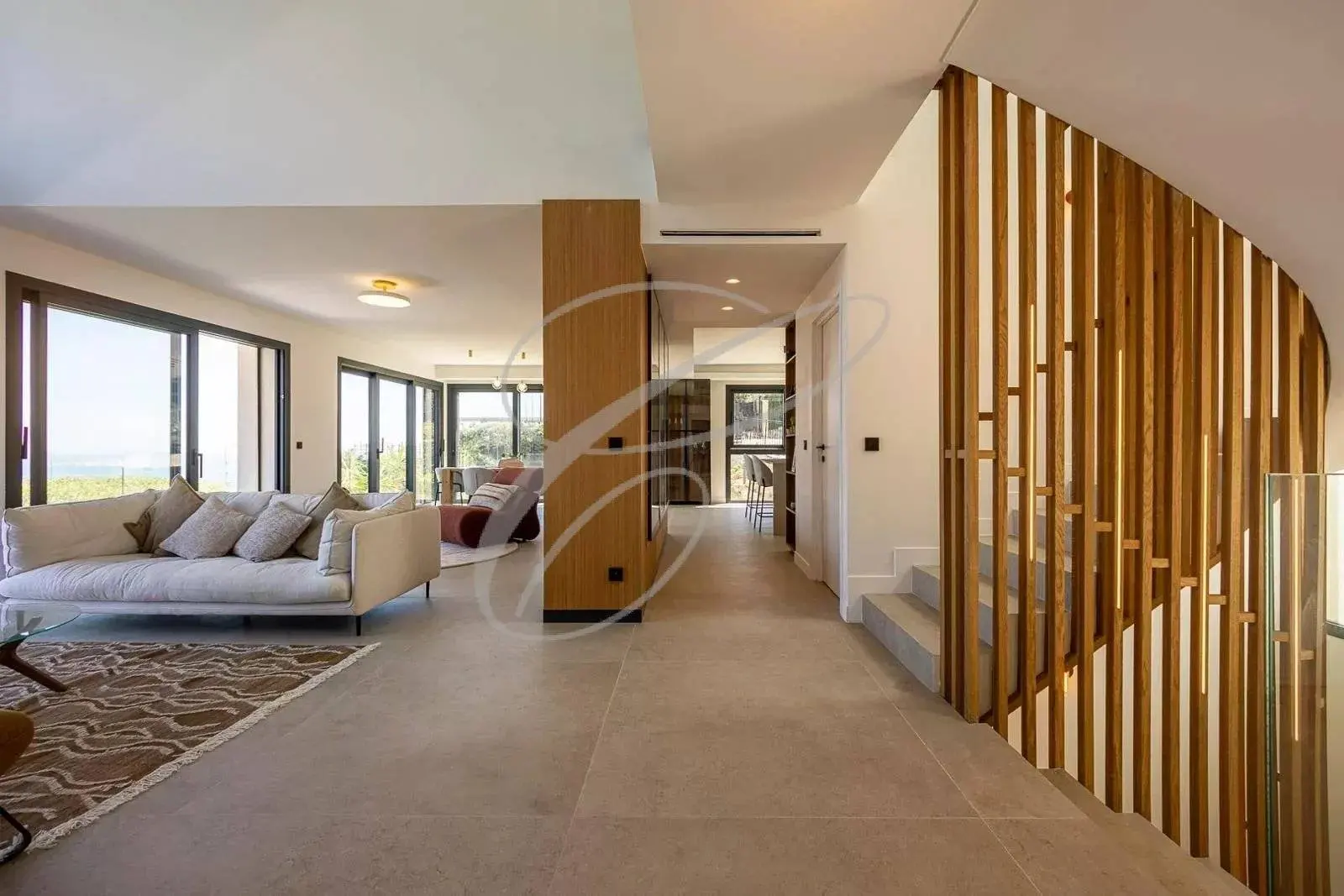 Roquebrune-Cap-Martin — Brand New Luxurious Contemporary Villa — photo 7