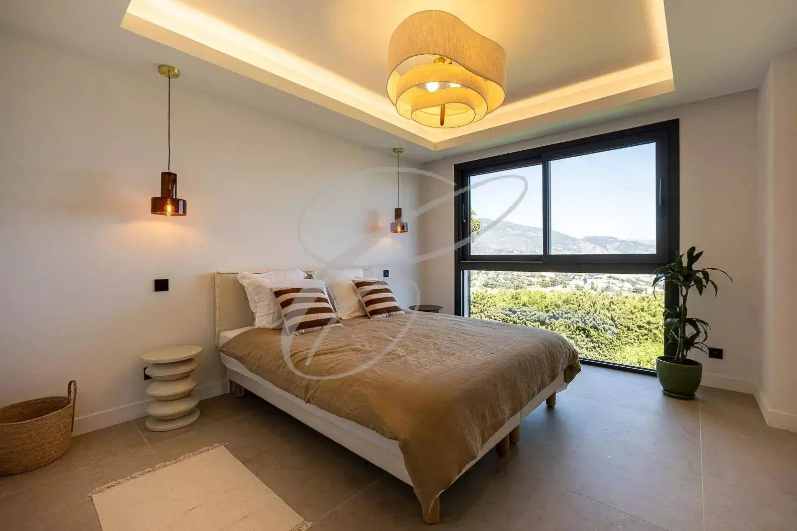 Roquebrune-Cap-Martin — Brand New Luxurious Contemporary Villa — photo 13