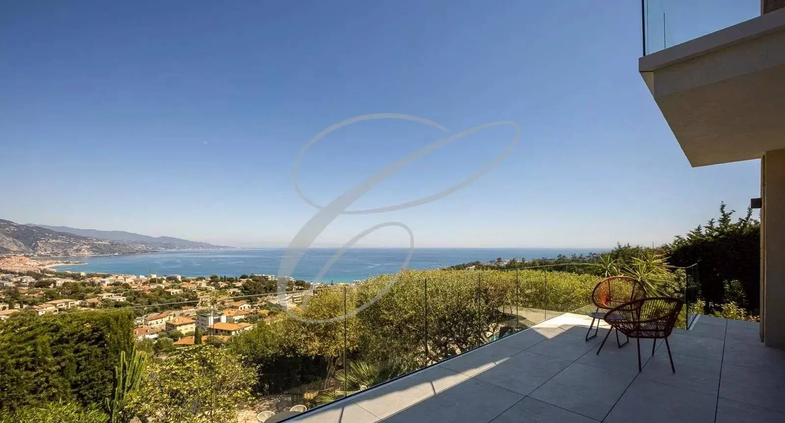Roquebrune-Cap-Martin — Brand New Luxurious Contemporary Villa — photo 15