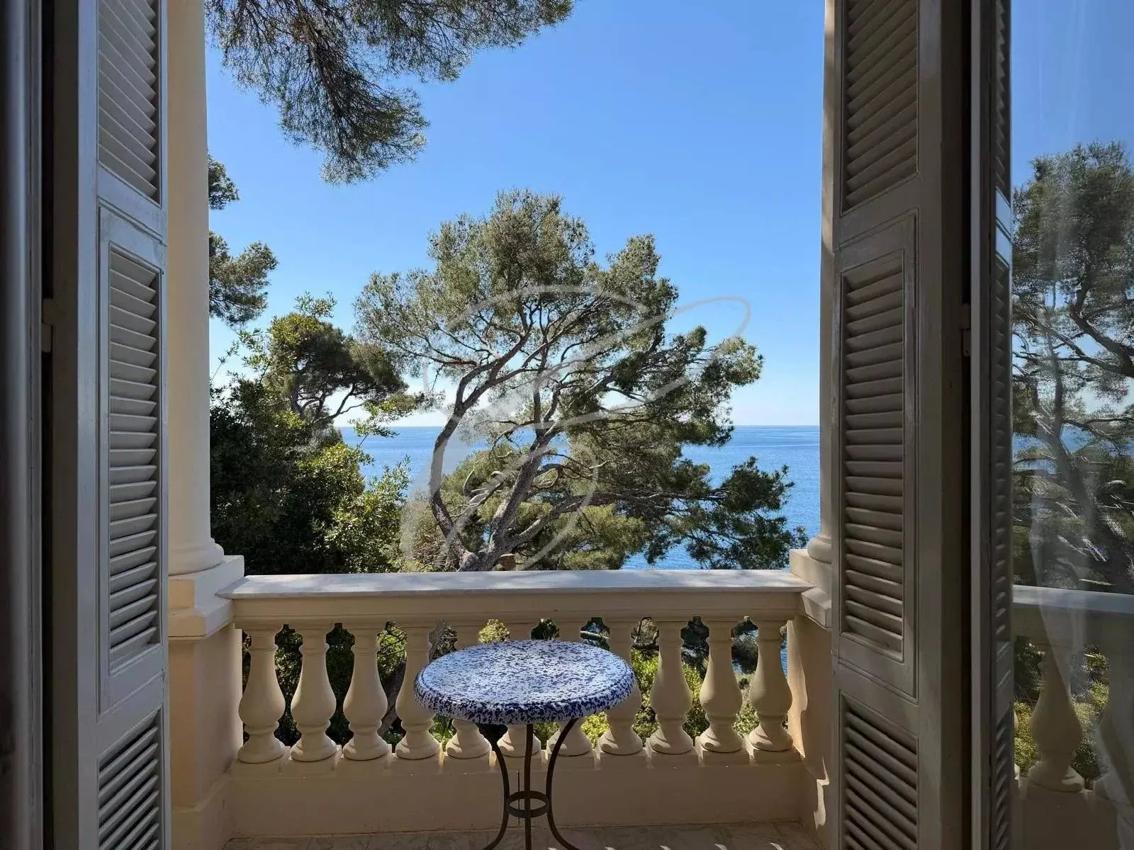 Private Estate of Cap Martin — 3 Rooms — photo 2