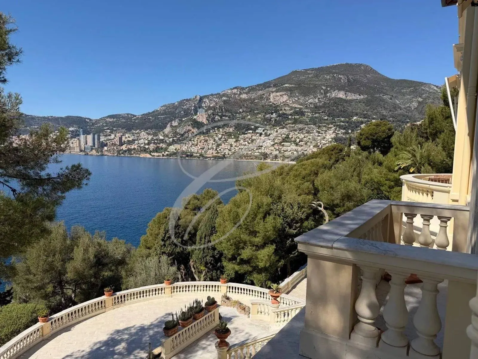 Private Estate of Cap Martin — 3 Rooms — photo 5