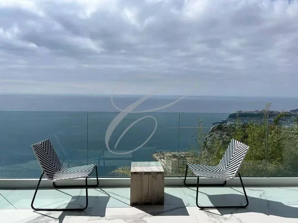 Roquebrune-Cap-Martin — Modern Villa — photo 3