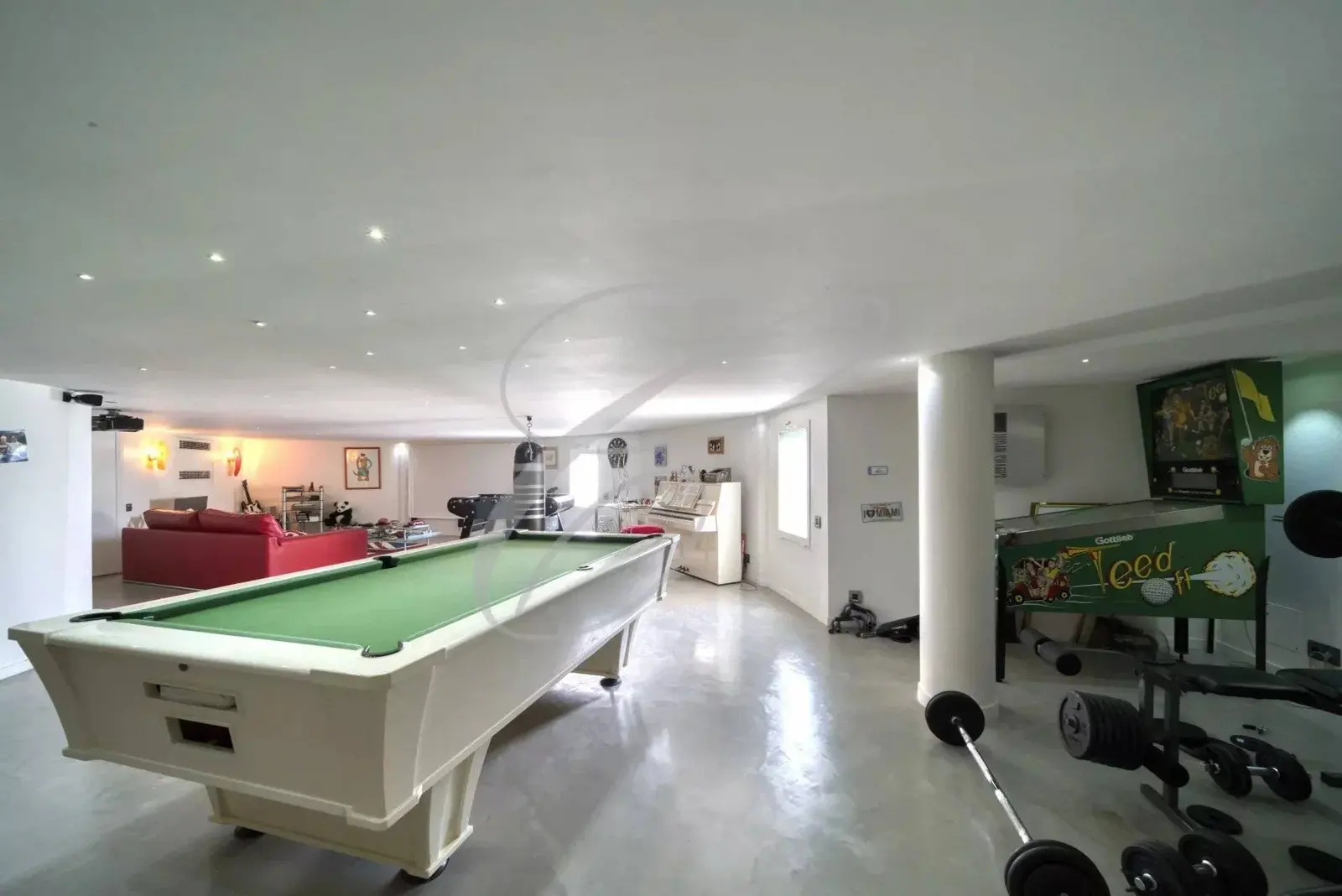 Roquebrune-Cap-Martin — 5 Rooms — photo 9